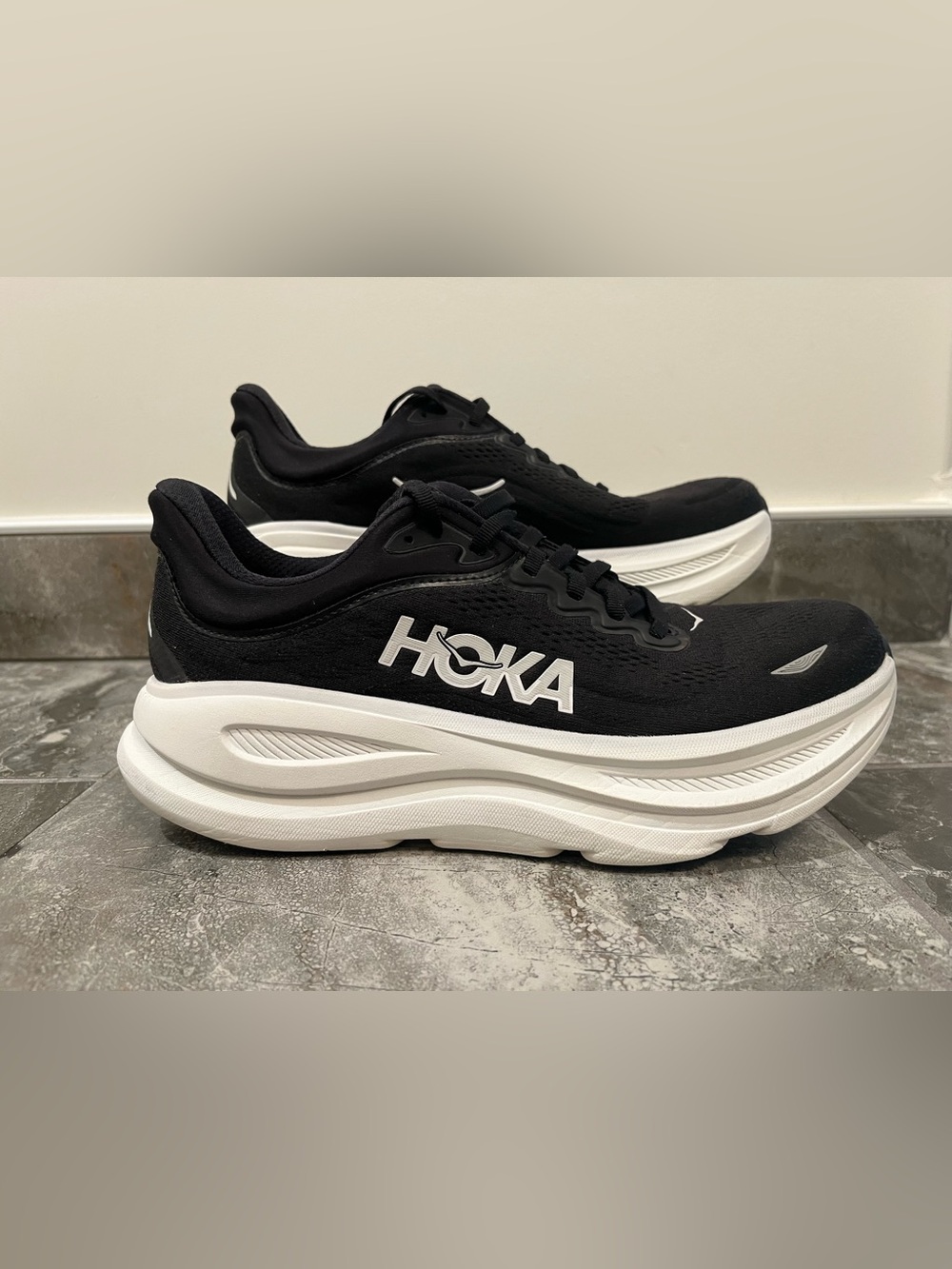 HOKA Bondi 9 Black White Men’s 10.5 Running Walking Shoes Sneakers